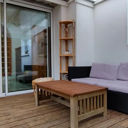 A La Petite Maison * Ares