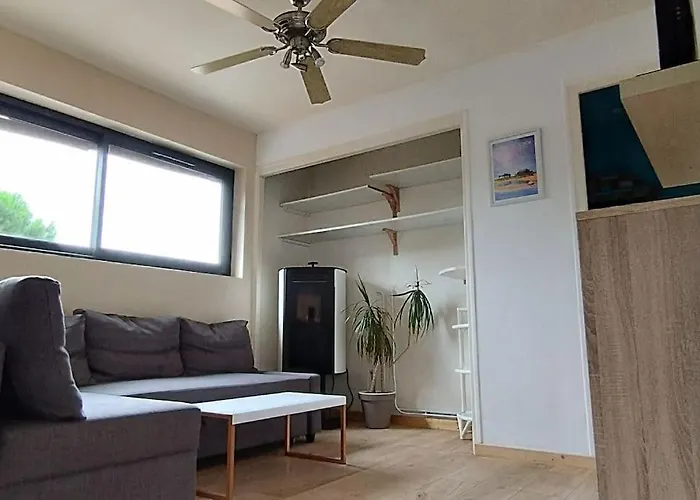 A La Petite Maison * Ares