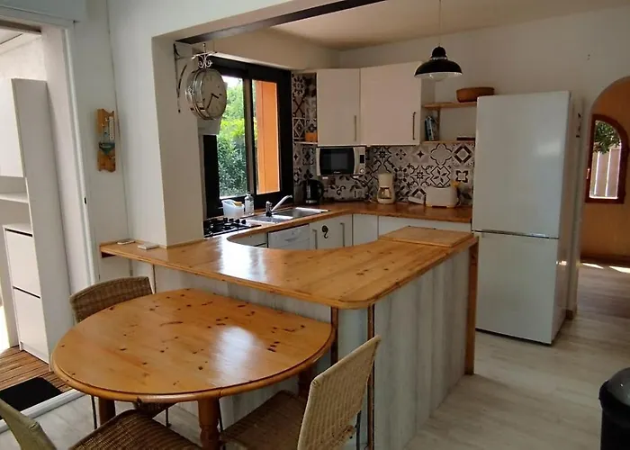 Hébergement de vacances A La Petite Maison Ares